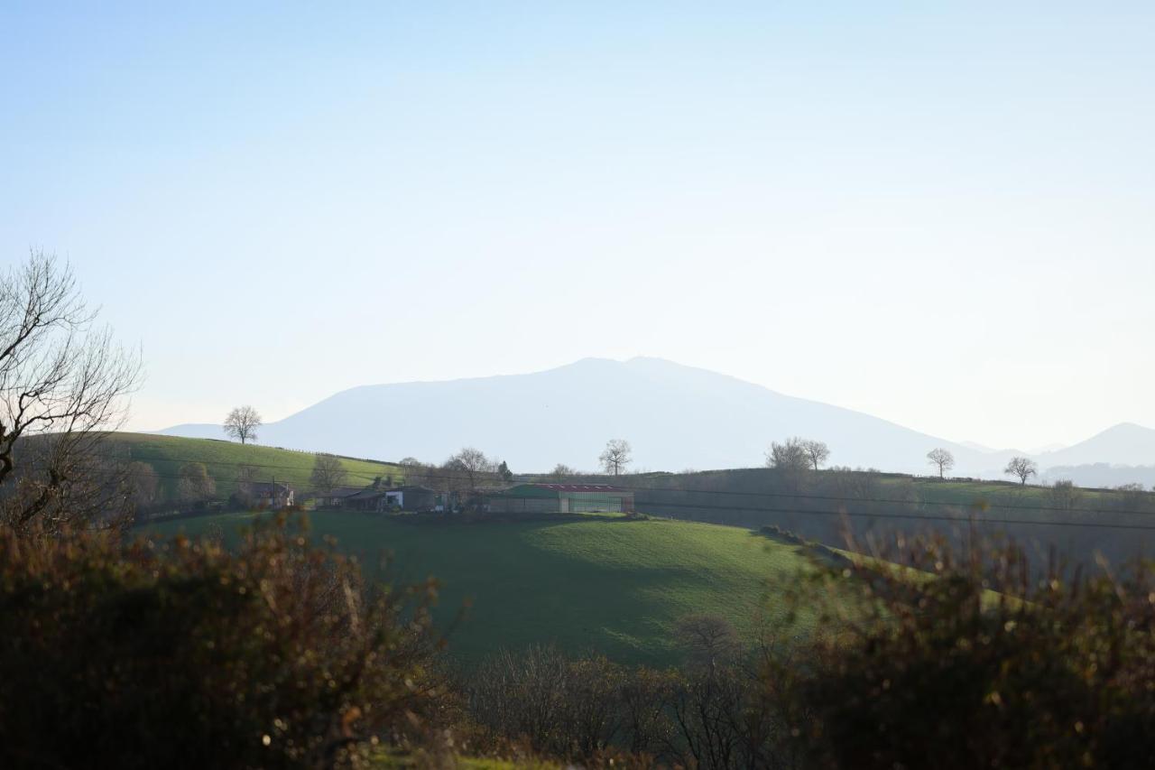 Bed & Breakfast Perbos 1556 La Bastide-Clairence エクステリア 写真